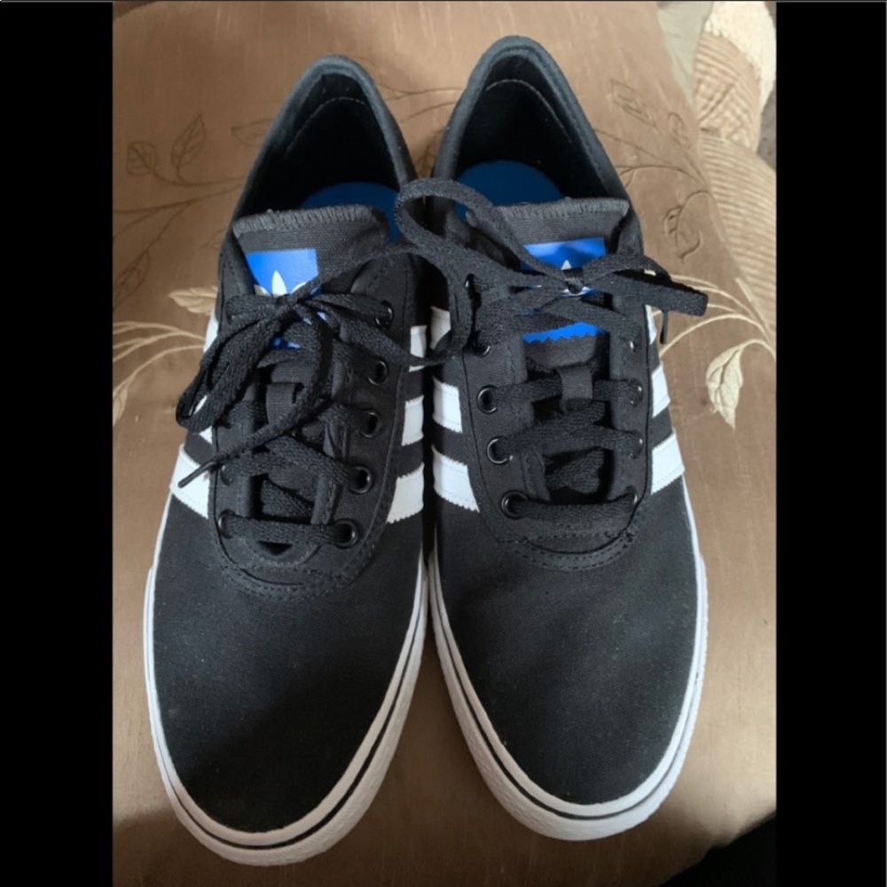 Adidas Canvas Men’s Athletic Casual Sneakers 9.5
